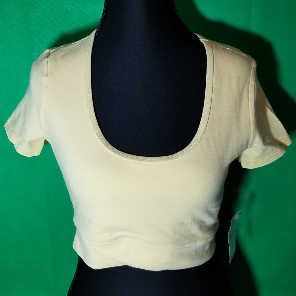 Forever 21 Activewear Short Sleeve Crop Top Yellow Womens Small NWT